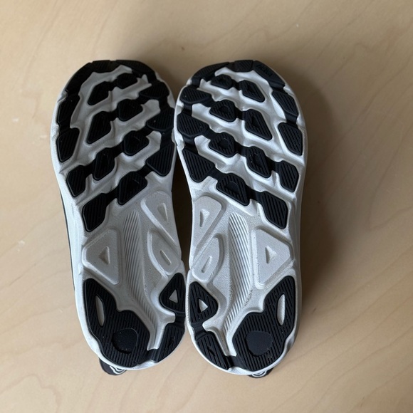 HOKA Clifton 9 - Picture 6 of 6